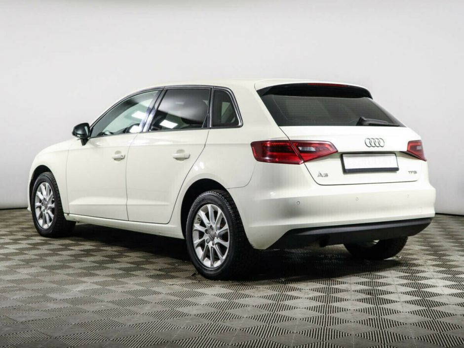 Audi A3, 1.2 л, Робот, 2013 фото 5