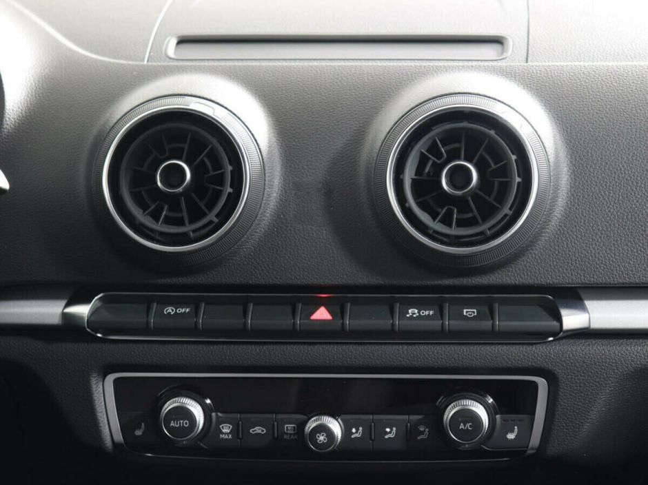 Audi A3, 1.5 л, Робот, 2018 фото 2