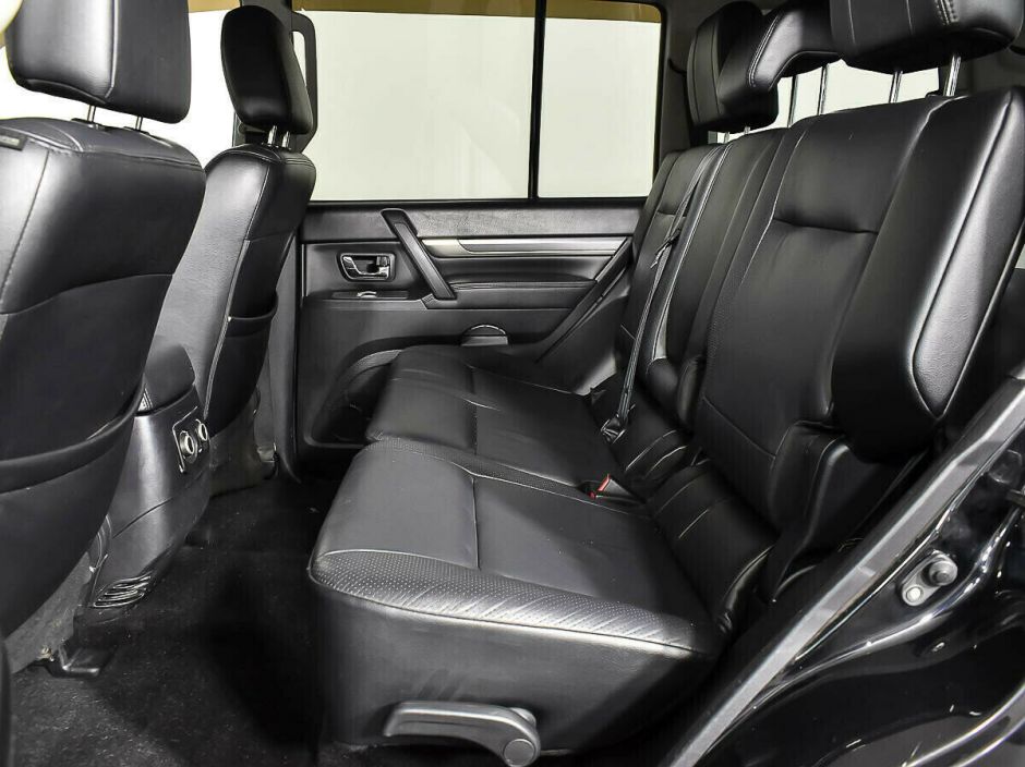 Mitsubishi Pajero, 3.0 л, АТ, 2010 фото 1