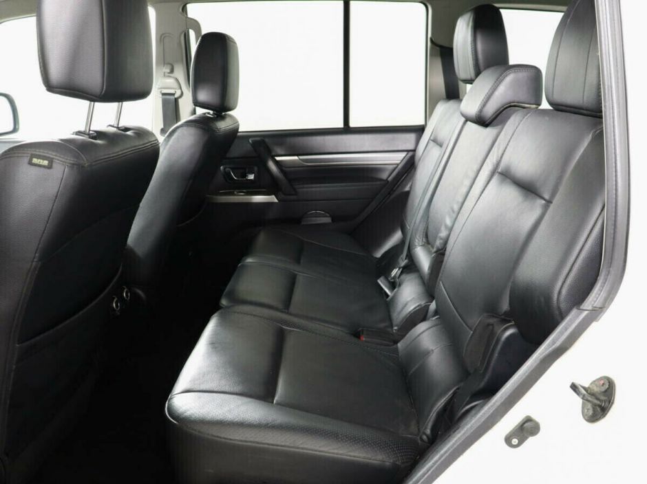 Mitsubishi Pajero, 3.0 л, АТ, 2011 фото 1