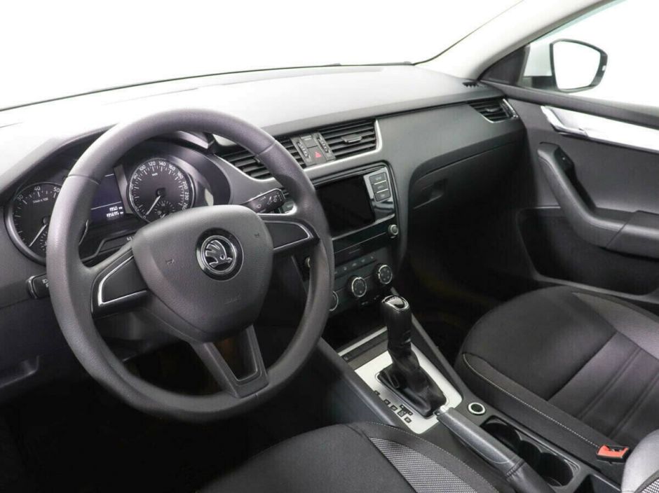 Skoda Octavia Импорт, 1.5 л, Робот, 2018 фото 2