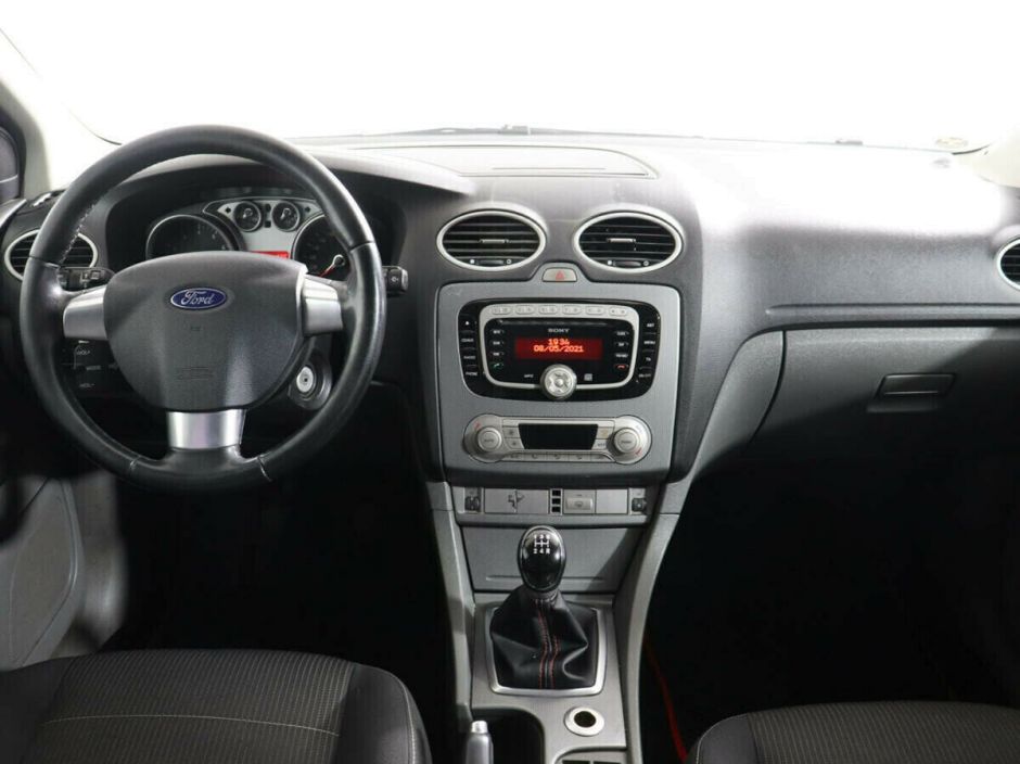 Ford Focus, 1.8 л, МТ, 2010 фото 8