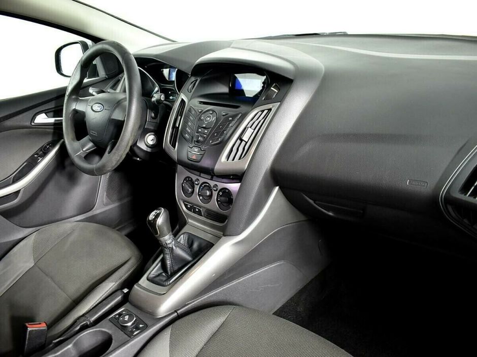 Ford Focus, 1.6 л, МТ, 2011 фото 2
