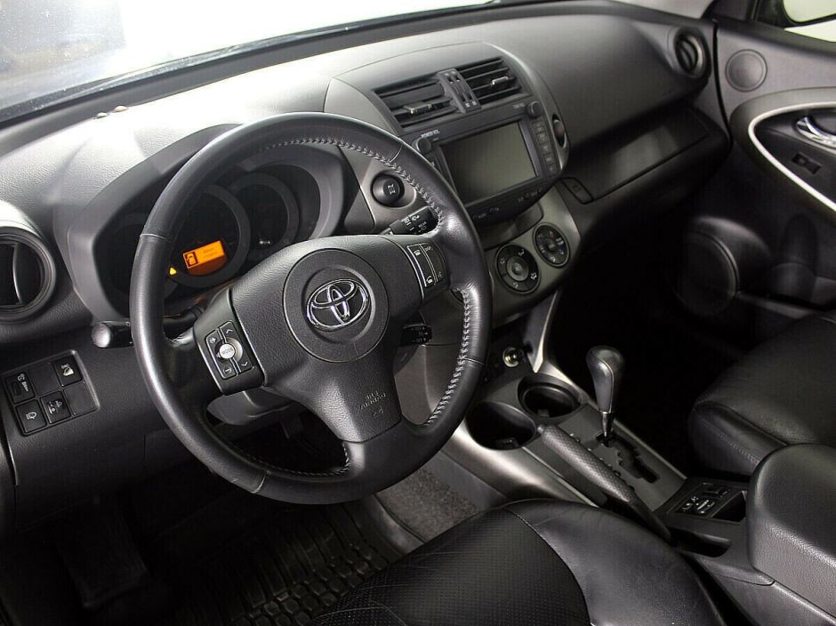 Toyota RAV4, 2.5 л, АТ, 2012 фото 5