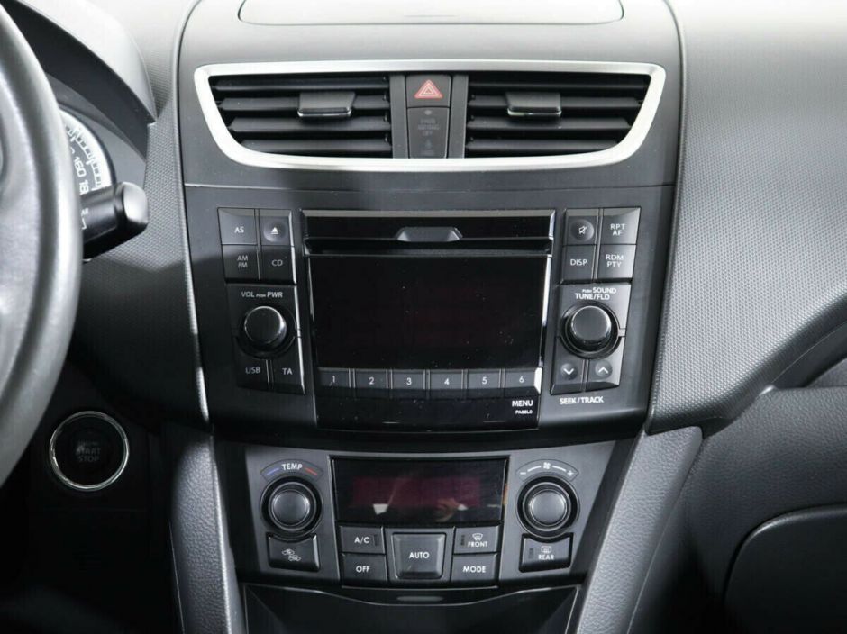 Suzuki Swift, 1.2 л, Вариатор, 2010 фото 2
