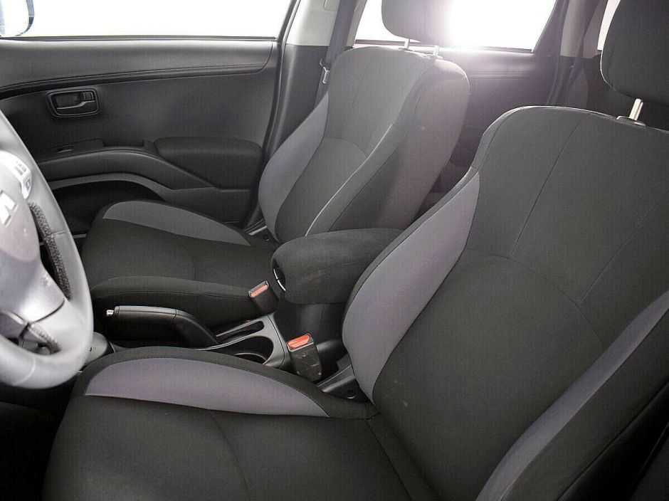 Mitsubishi Outlander, 2.0 л, Вариатор, 2011 фото 2