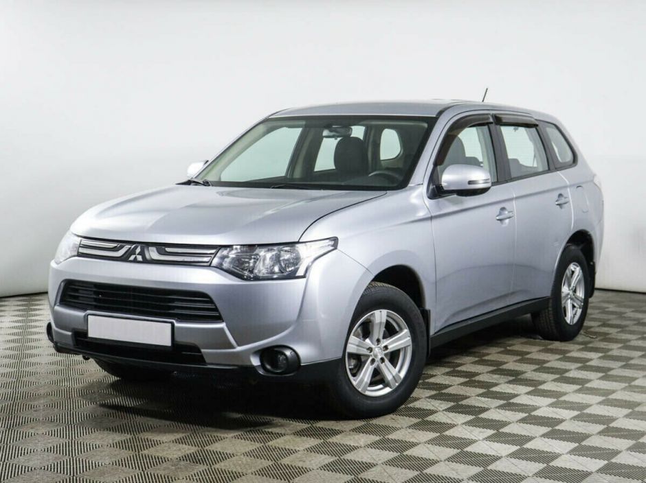 Mitsubishi Outlander, 2.0 л, Вариатор, 2012 фото 3