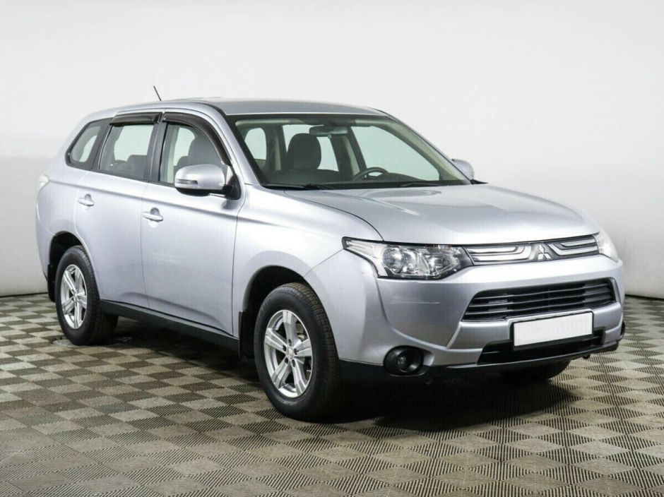 Mitsubishi Outlander, 2.0 л, Вариатор, 2012 фото 4