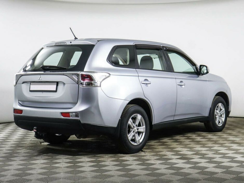 Mitsubishi Outlander, 2.0 л, Вариатор, 2012 фото 5