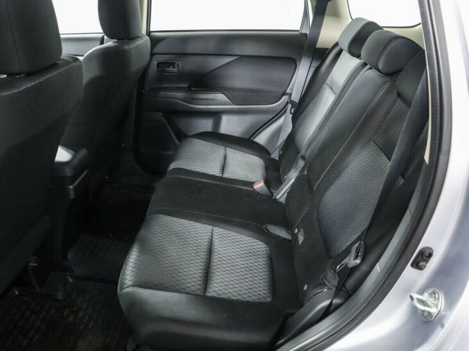 Mitsubishi Outlander, 2.0 л, Вариатор, 2012 фото 8