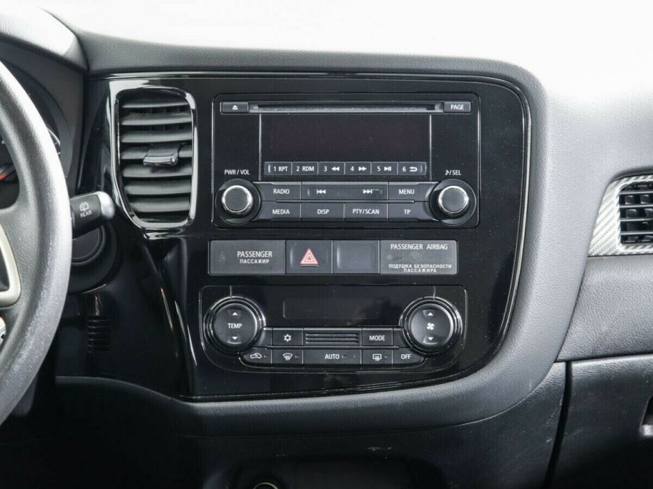Mitsubishi Outlander, 2.0 л, Вариатор, 2012 фото 2