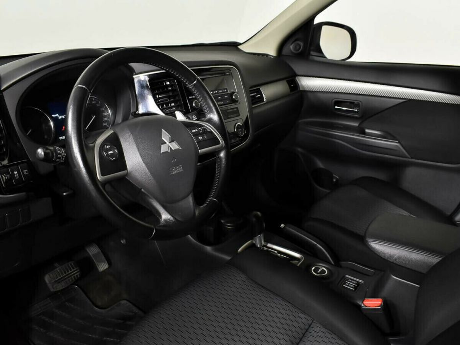 Mitsubishi Outlander, 2.0 л, Вариатор, 2013 фото 7