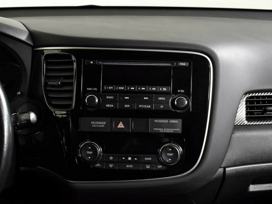 Mitsubishi Outlander, 2.0 л, Вариатор, 2013 фото 1