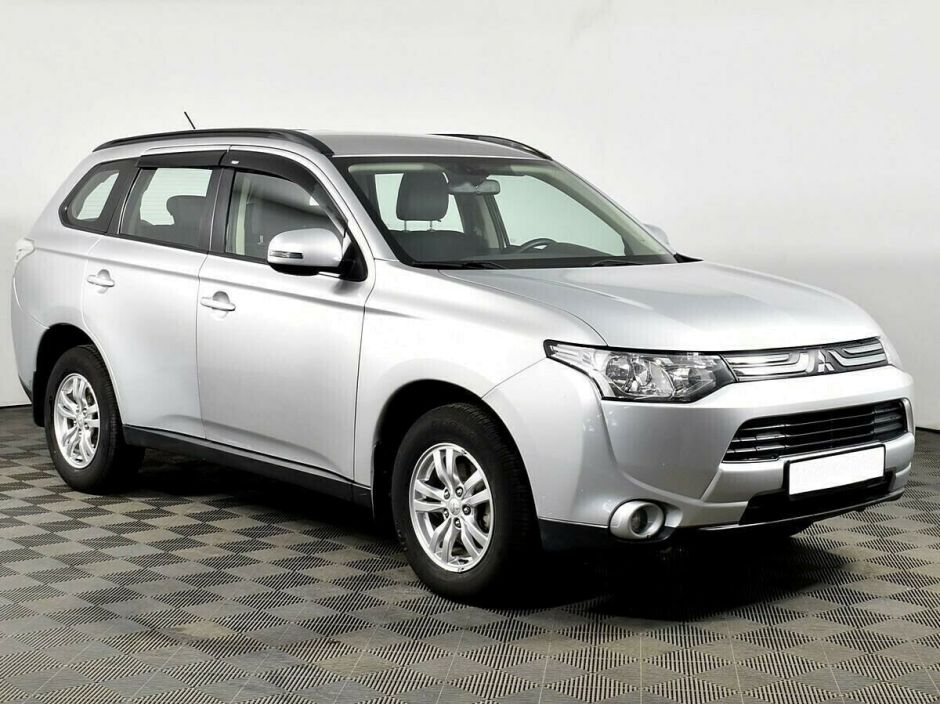 Mitsubishi Outlander, 2.0 л, Вариатор, 2012 фото 4