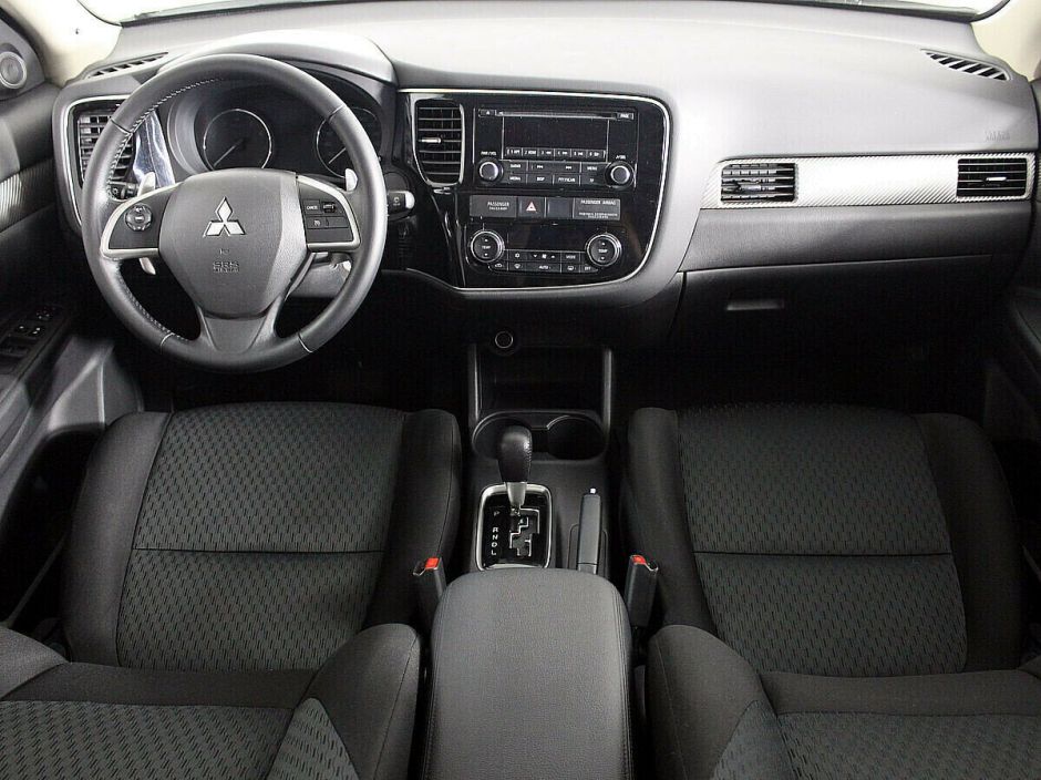Mitsubishi Outlander, 2.4 л, Вариатор, 2014 фото 5