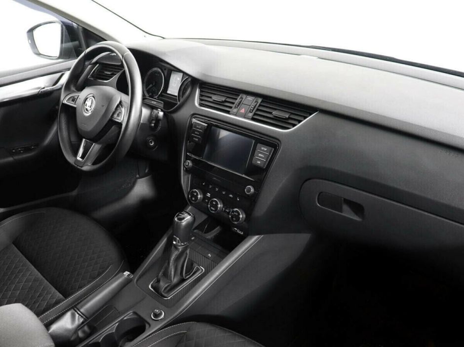 Skoda Octavia Импорт, 1.5 л, Робот, 2018 фото 9