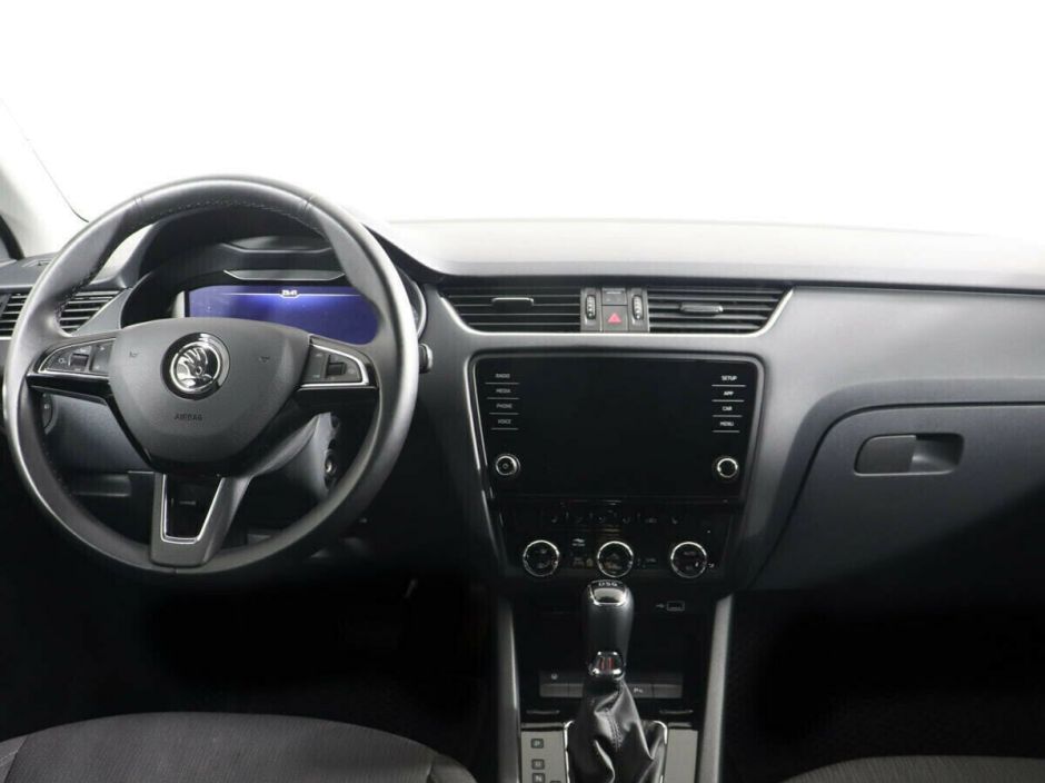 Skoda Octavia Импорт, 1.5 л, Робот, 2019 фото 2