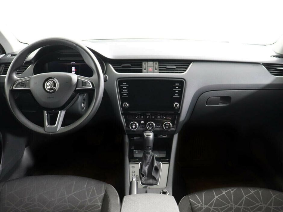 Skoda Octavia, 1.6 л, АТ, 2019 фото 7