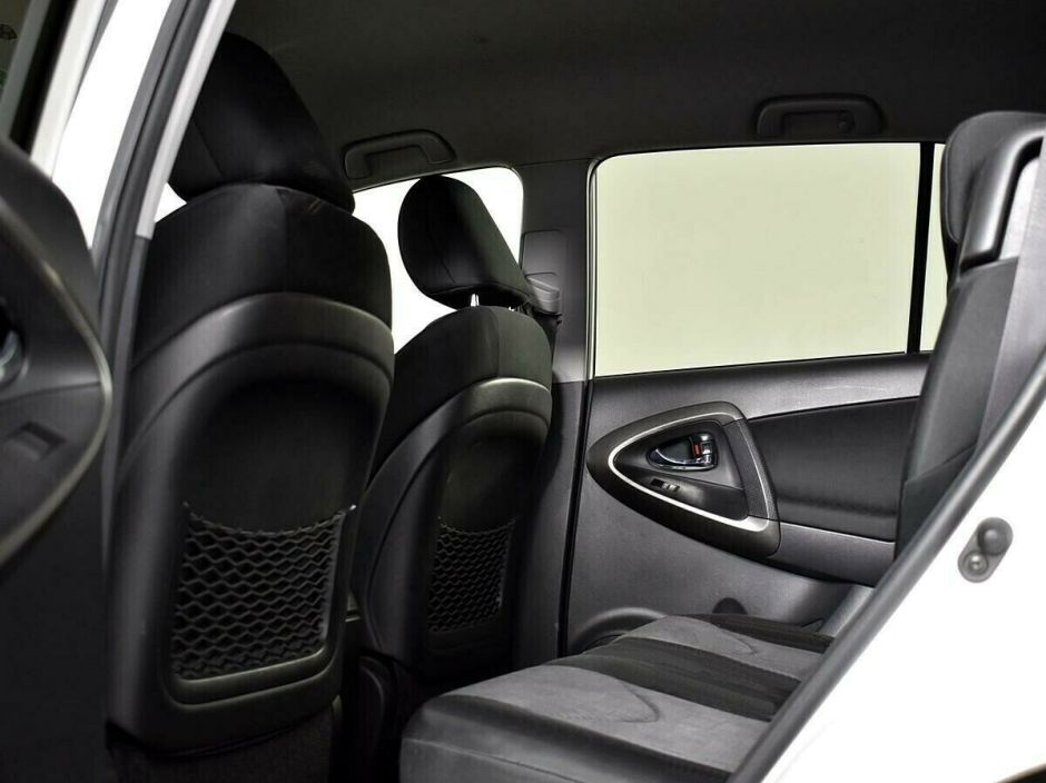 Toyota RAV4, 2.0 л, Вариатор, 2011 фото 2