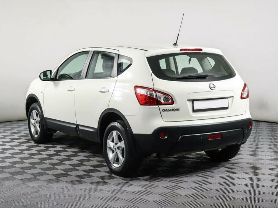 Nissan Qashqai, 2.0 л, Вариатор, 2013 фото 5