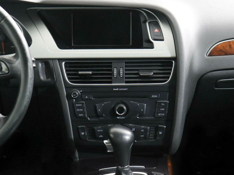 Audi A4, 1.8 л, Вариатор, 2010 фото 1