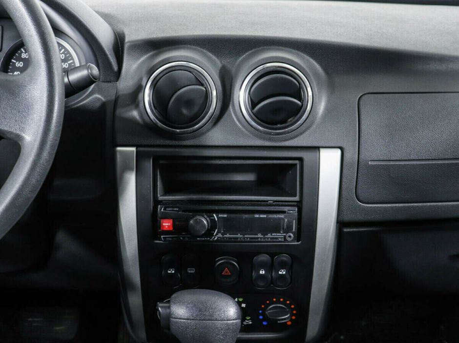 Nissan Almera, 1.6 л, АТ, 2016 фото 2
