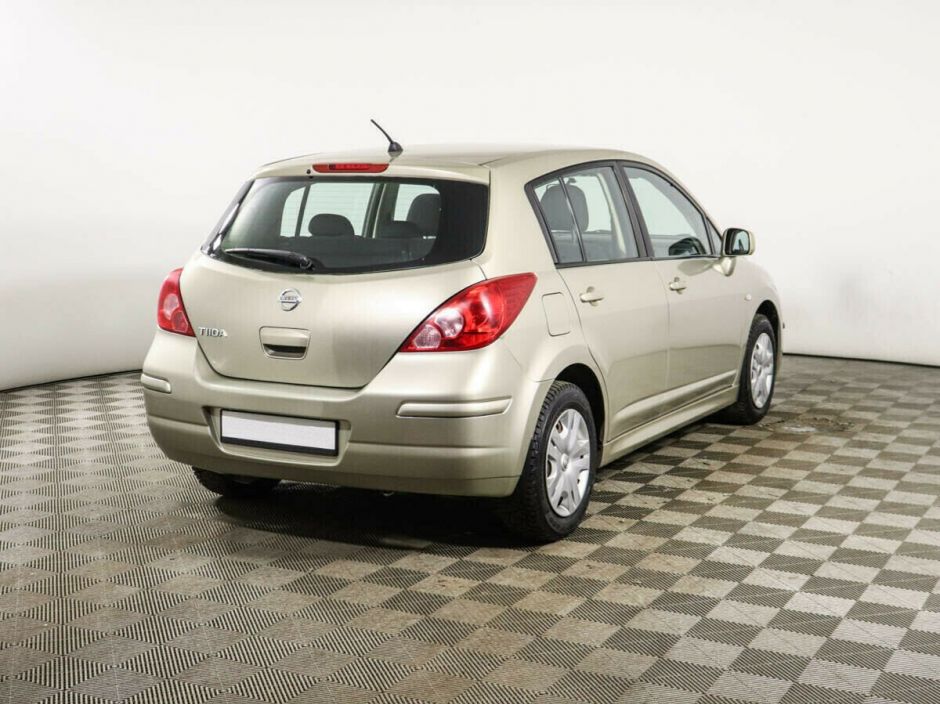 Nissan Tiida, 1.6 л, МТ, 2011 фото 5