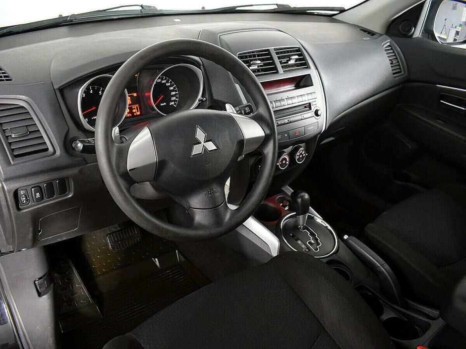 Mitsubishi ASX, 1.8 л, Вариатор, 2013 фото 6