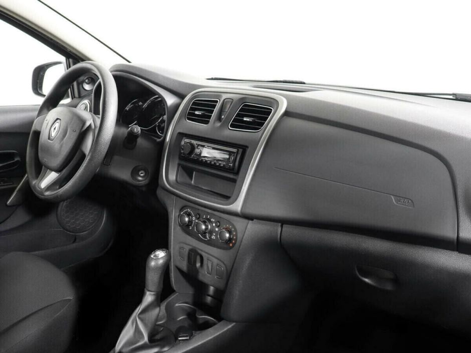 Renault Logan, 1.6 л, МТ, 2017 фото 7