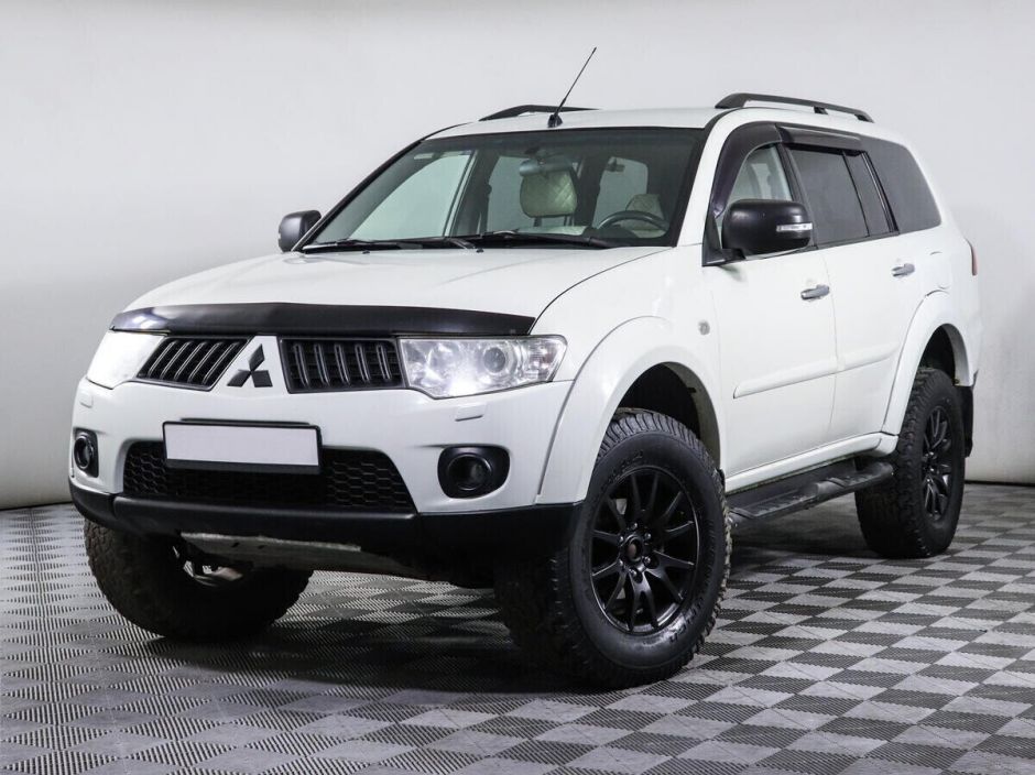 Mitsubishi Pajero Sport, 2.5 л, АТ, 2013 фото 3