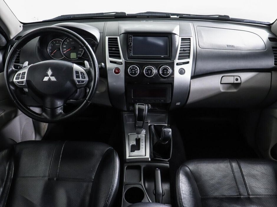 Mitsubishi Pajero Sport, 2.5 л, АТ, 2013 фото 8