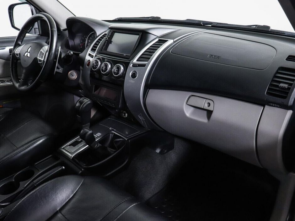 Mitsubishi Pajero Sport, 2.5 л, АТ, 2013 фото 2