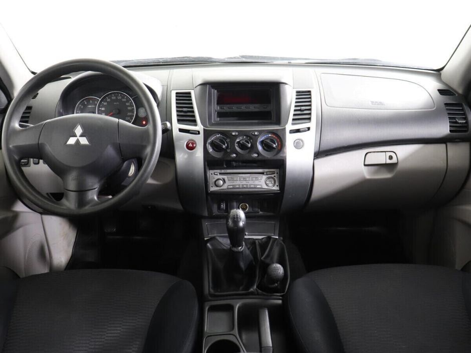 Mitsubishi Pajero Sport, 2.5 л, МТ, 2013 фото 8