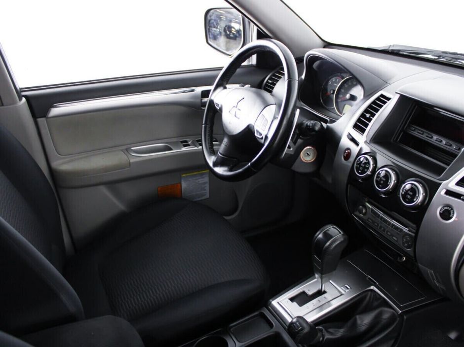 Mitsubishi Pajero Sport, 2.5 л, АТ, 2014 фото 2