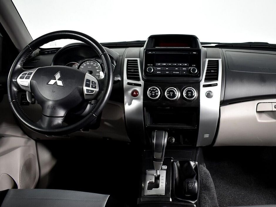 Mitsubishi Pajero Sport, 2.5 л, АТ, 2014 фото 8