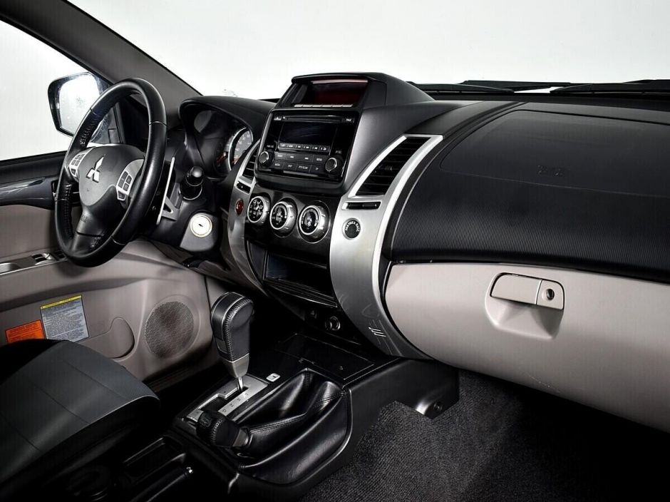 Mitsubishi Pajero Sport, 2.5 л, АТ, 2014 фото 2