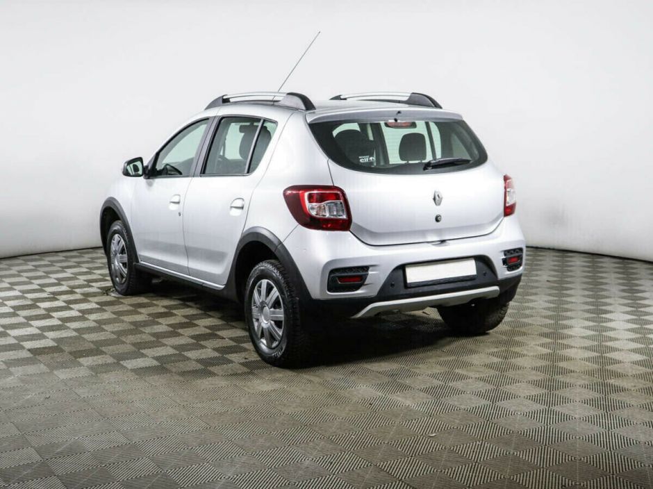 Renault Sandero, 1.6 л, АТ, 2018 фото 6
