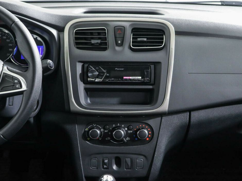 Renault Sandero, 1.6 л, МТ, 2018 фото 2