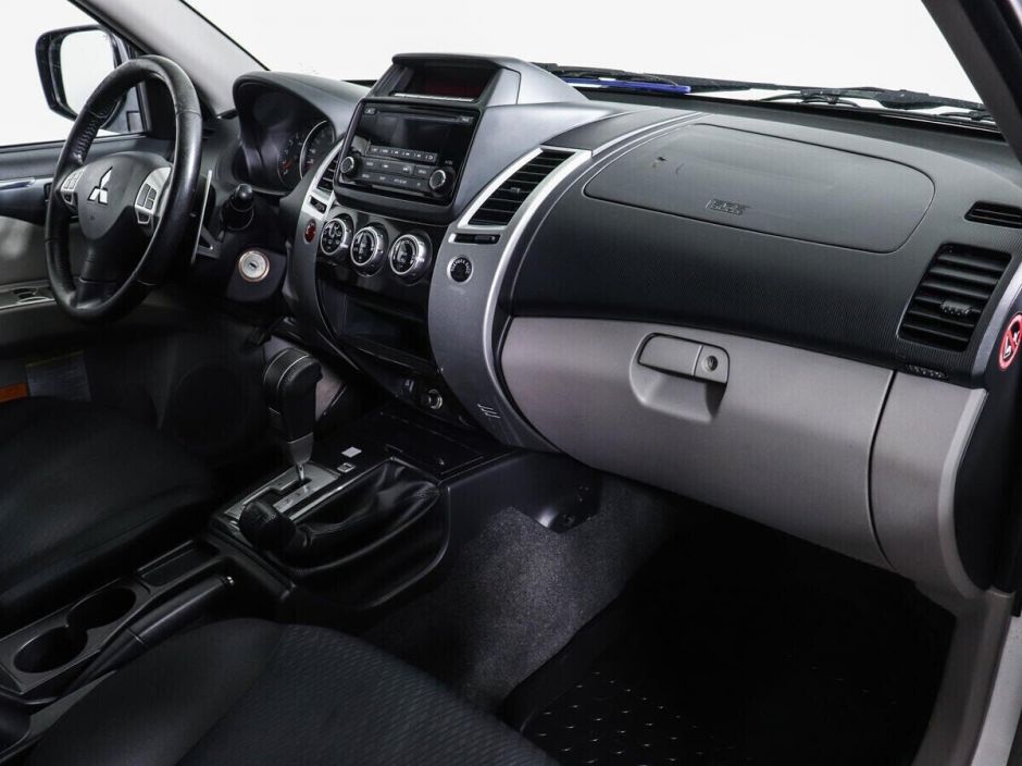 Mitsubishi Pajero Sport, 2.4 л, АТ, 2015 фото 2