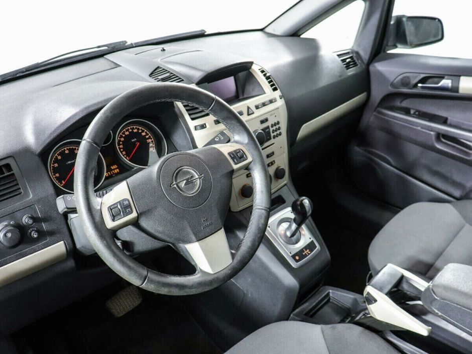 Opel Zafira, 1.8 л, Робот, 2009 фото 7