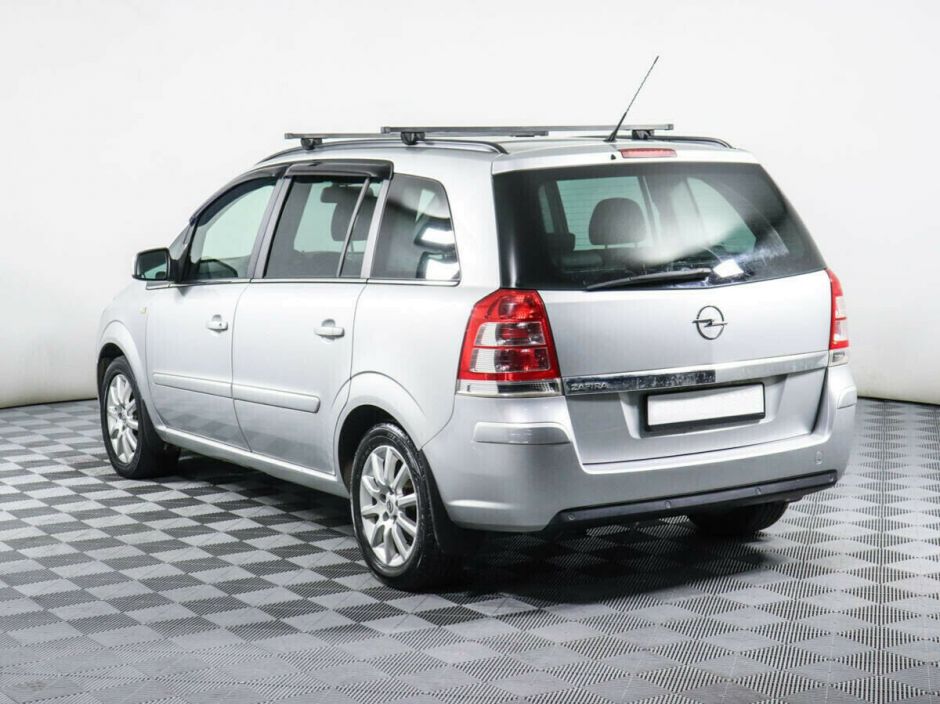Opel Zafira, 1.8 л, Робот, 2012 фото 4