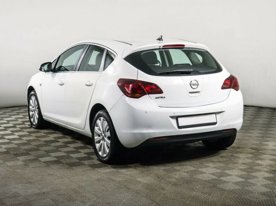 Opel Astra, 1.6 л, АТ, 2010 фото 5