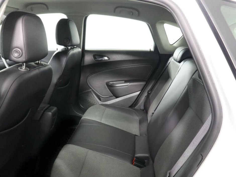 Opel Astra, 1.6 л, АТ, 2010 фото 1