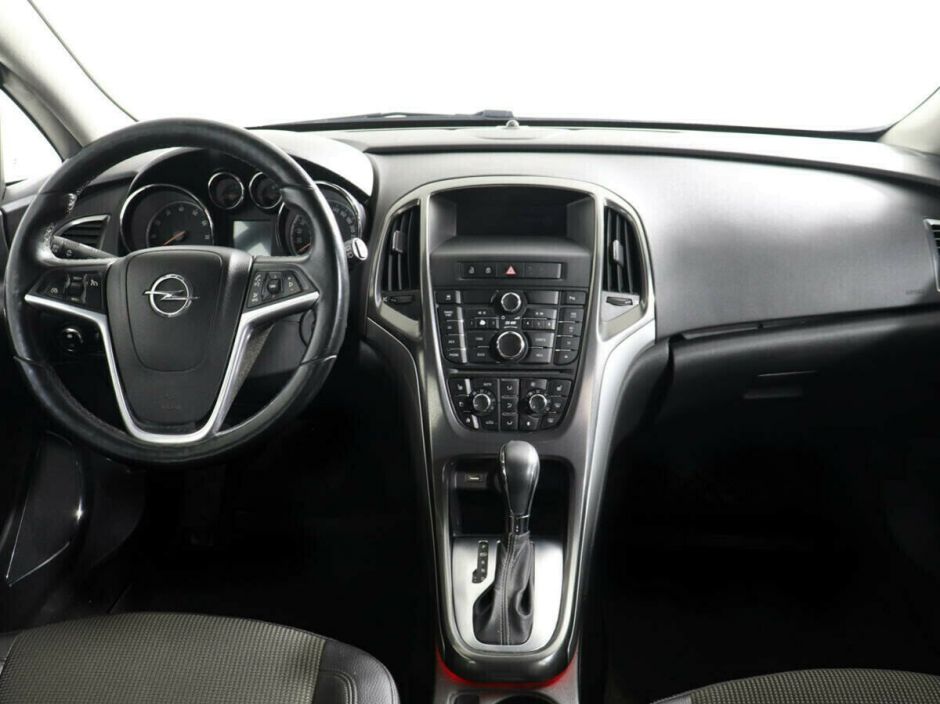 Opel Astra, 1.6 л, АТ, 2011 фото 7