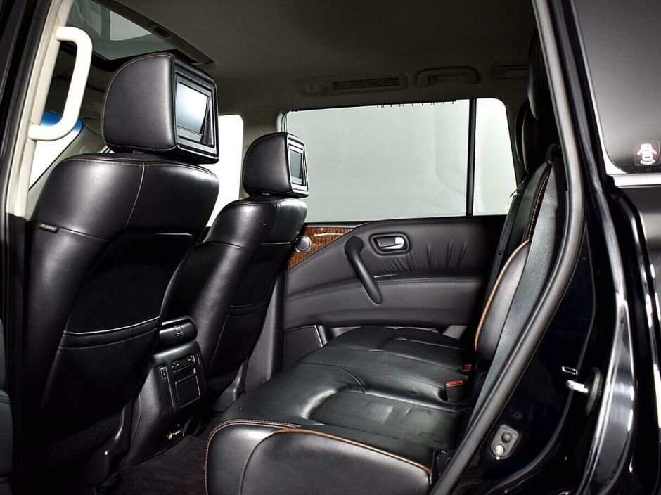 Nissan Patrol, 5.6 л, АТ, 2012 фото 1