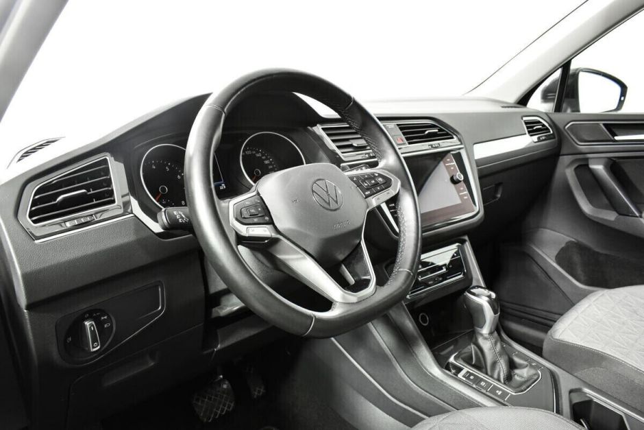 Volkswagen Tiguan, 1.5 л, Робот, 2018 фото 7