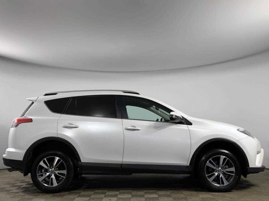 Toyota RAV4, 2.0 л, Вариатор, 2019 фото 9
