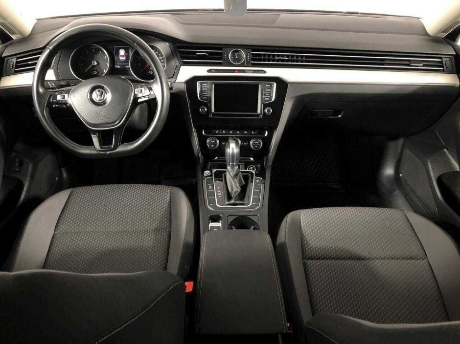 Volkswagen Passat, 1.4 л, Робот, 2017 фото 11