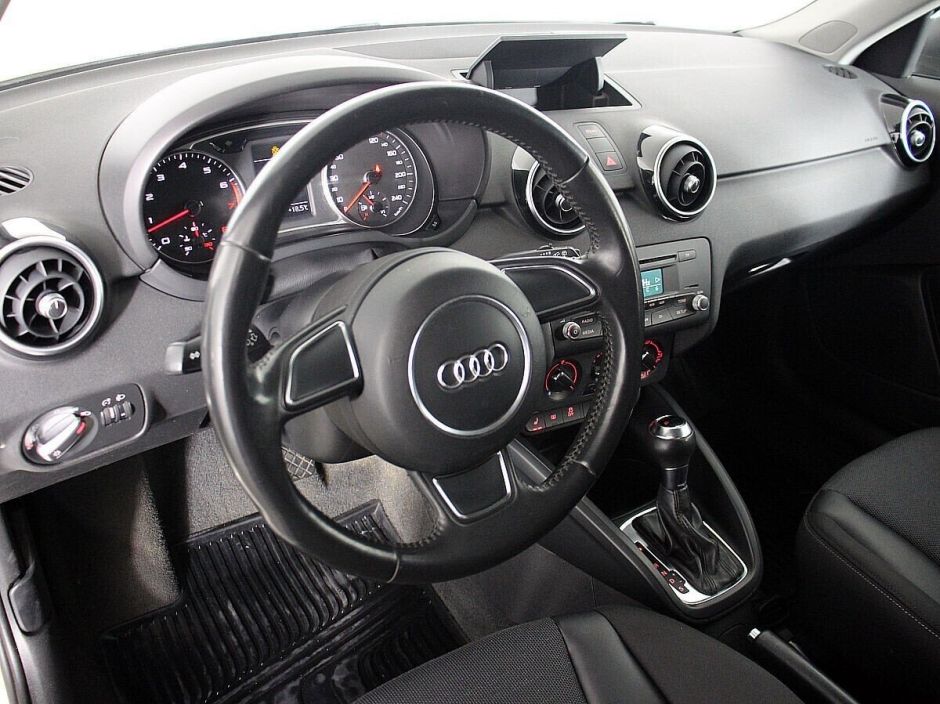 Audi A1, 1.4 л, Робот, 2012 фото 2