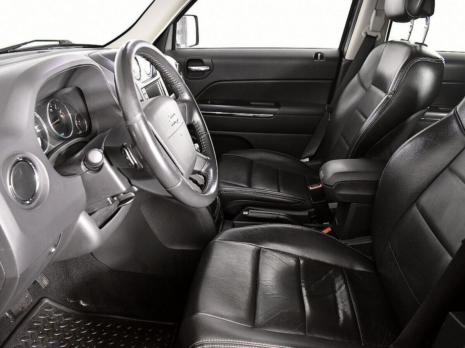 Jeep Liberty (Patriot), 2.4 л, Вариатор, 2010 фото 5